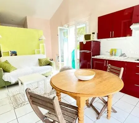 Studio De Plain-pied Avec Terrasse - - Cote Des Basques - Stationnement Privatif Securise Appartement Biarritz